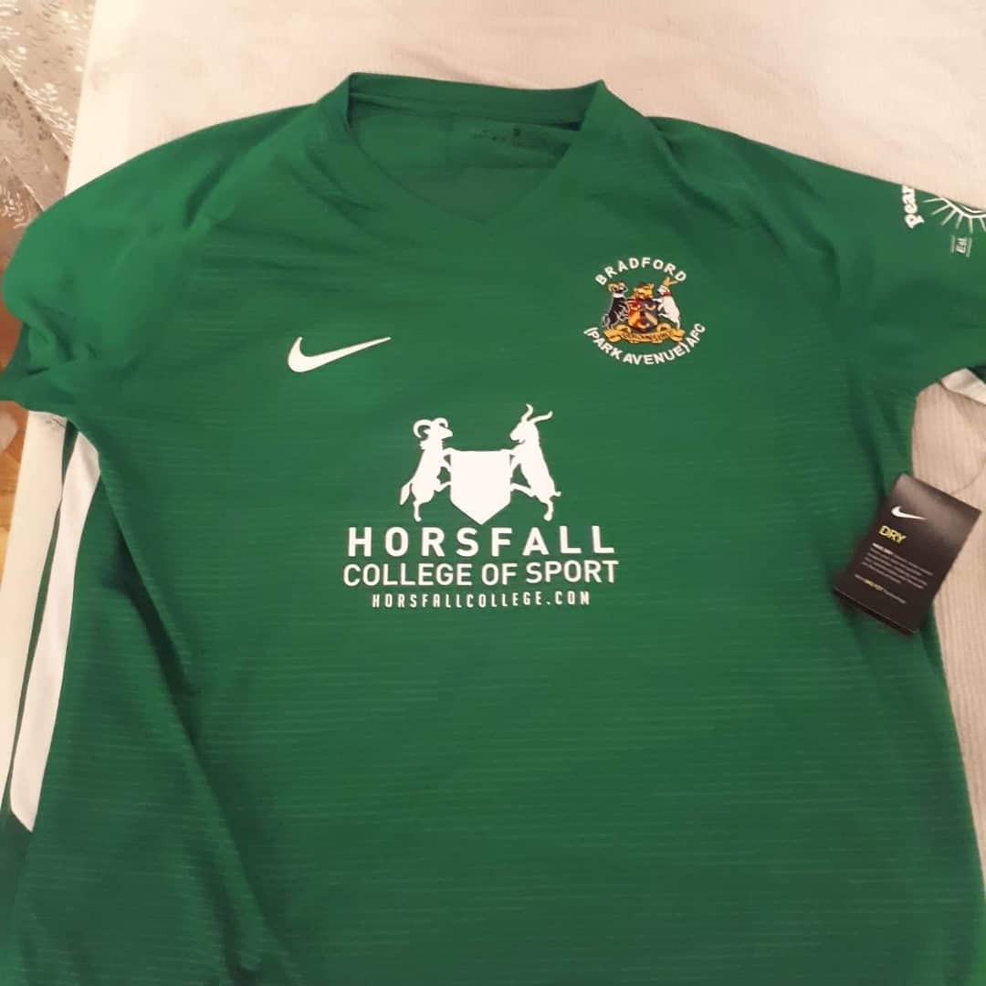 Bradford Park Avenue AFC Home 2018/2019 Football Shirt. Club Football Shirts.