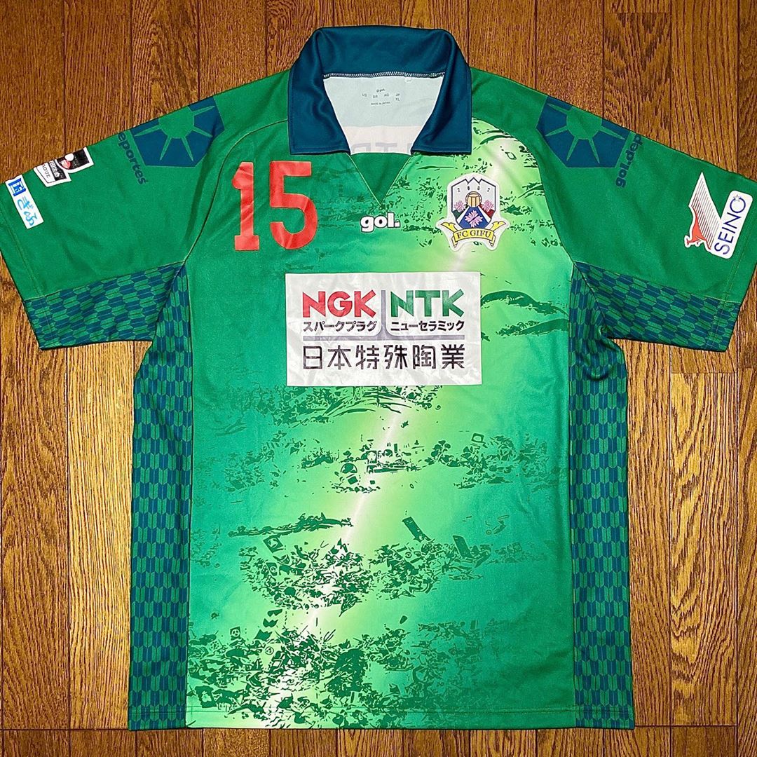 FC Gifu Home 2015 Football Shirt Manufactured By Gol. The club plays football in Japan.
