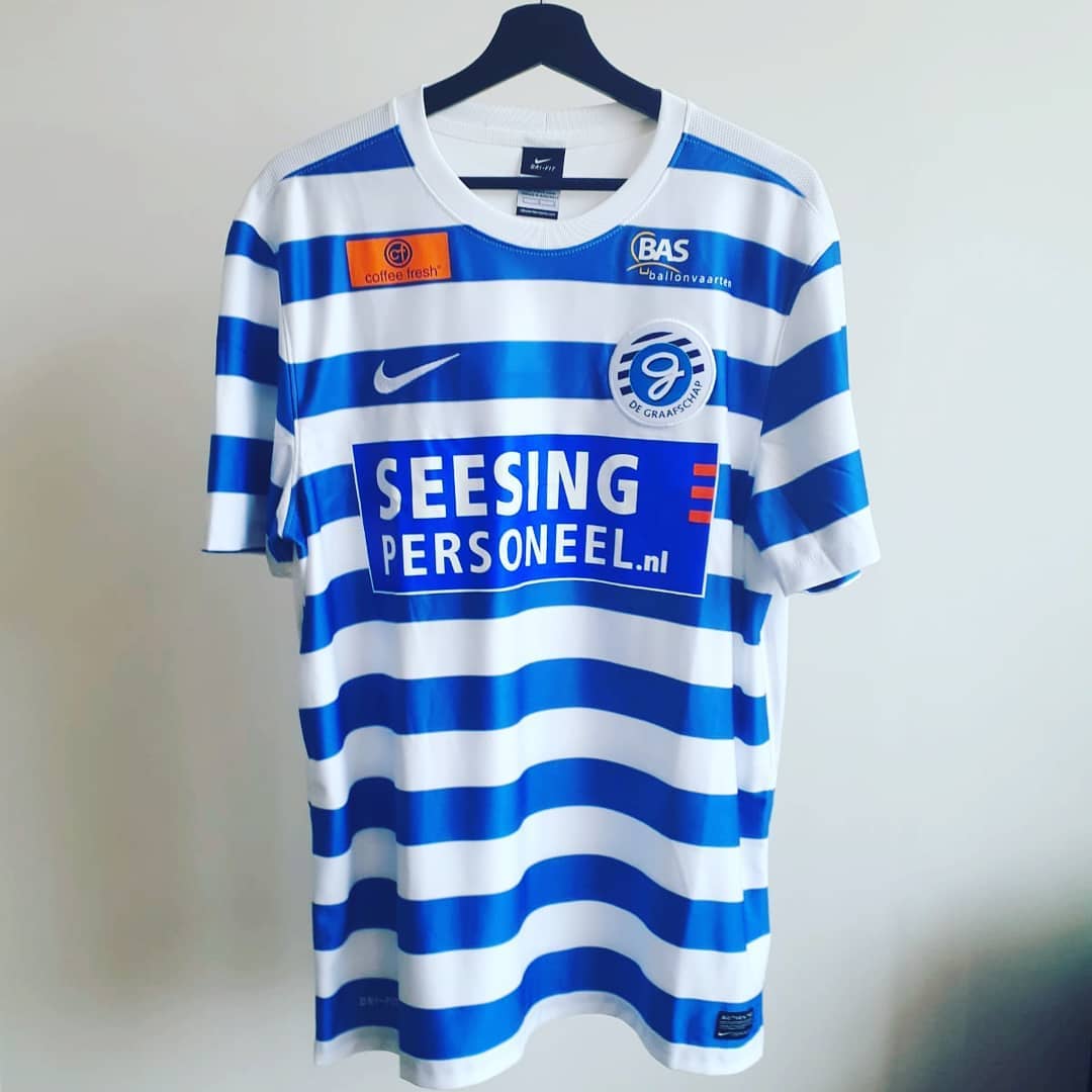 6 -De Graafschap Home 2016/2017 Football Shirt. Medium. Club Football Shirts.