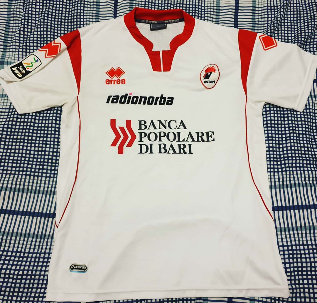 SSC Bari Home 2011/2012 Shirt. Club Football Shirts.