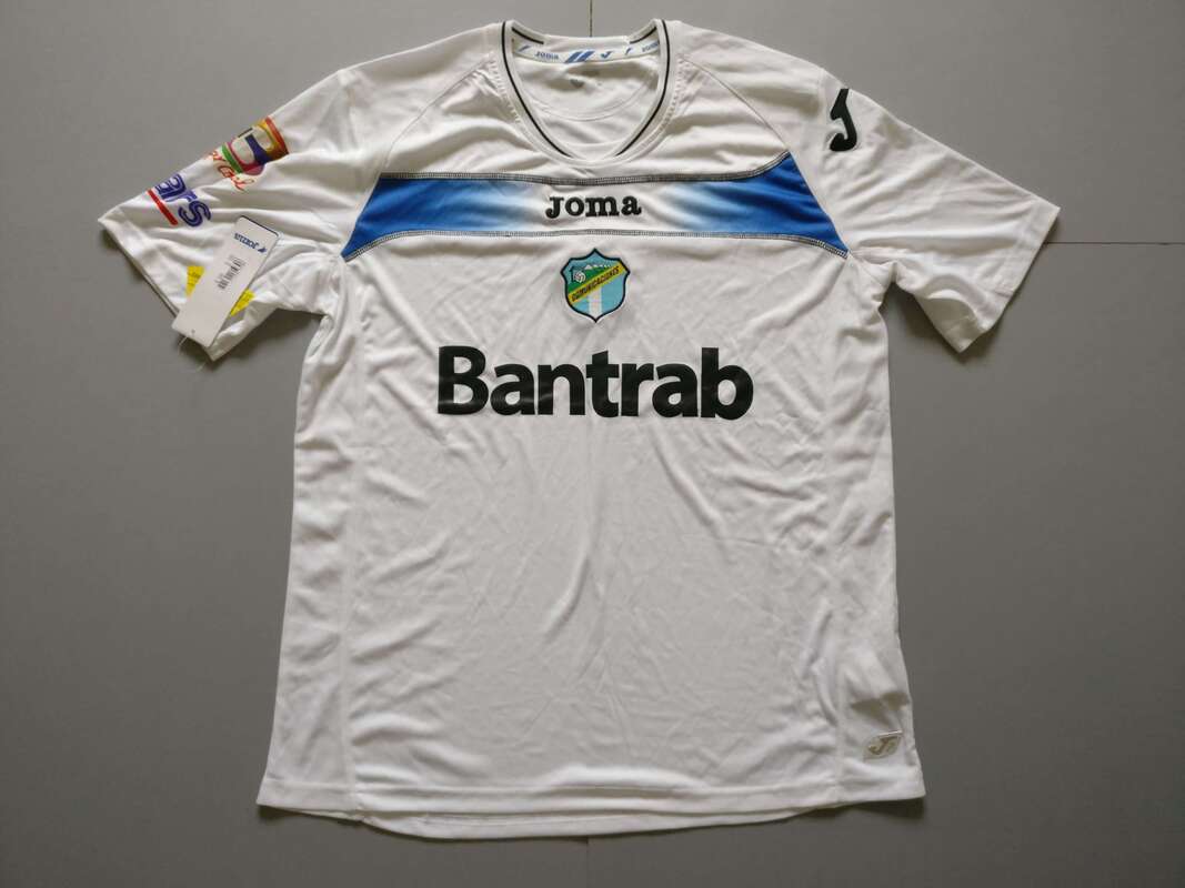 C.S.D. Comunicaciones Home 2011/2012 Football Shirt Manufactured By Joma. The Club Plays Football In Guatemala.