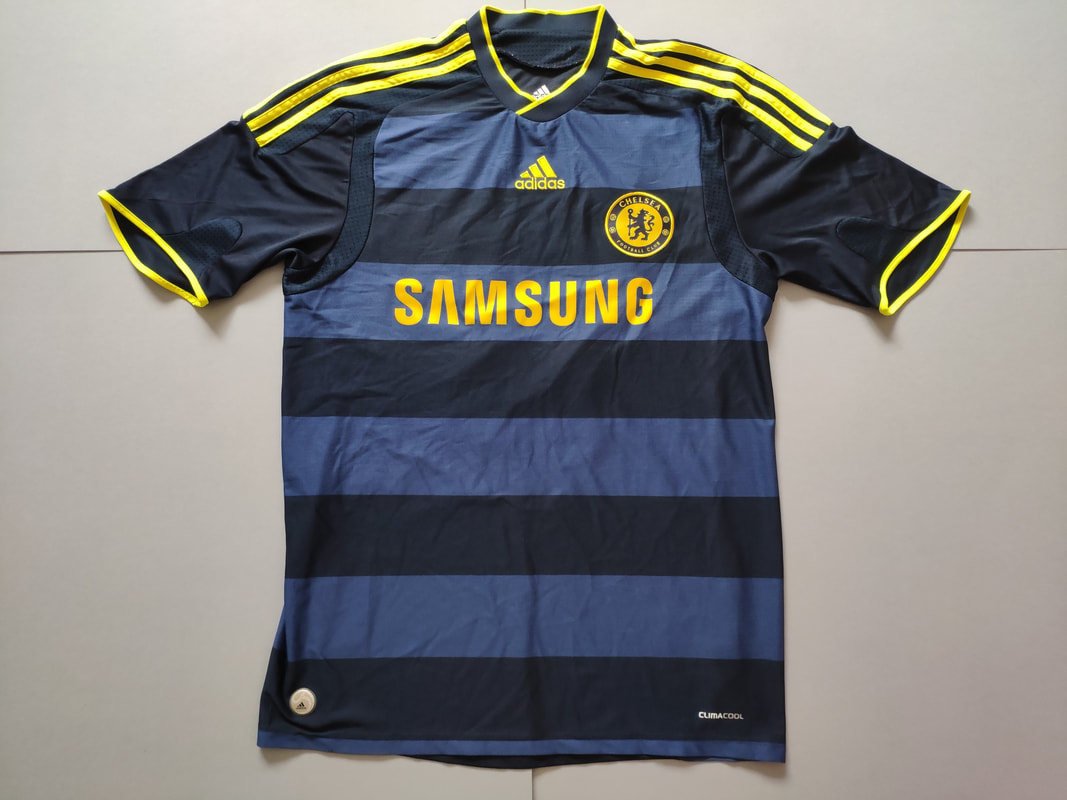 Chelsea F.C. Away 2009/2010 Football Shirt Manufactured By Adidas. The Club Plays Football In England.