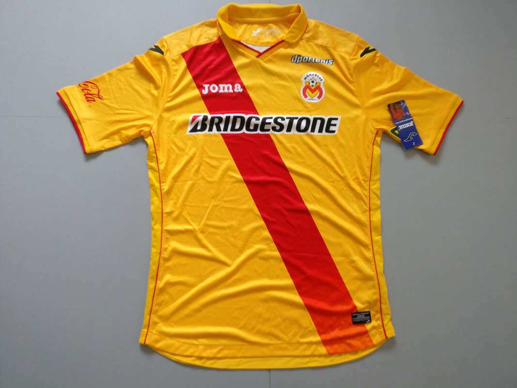 Club Atlético Monarcas Morelia Home 2014/2015 Football Shirt Manufactured By Joma. The Club Plays Football In Mexico.