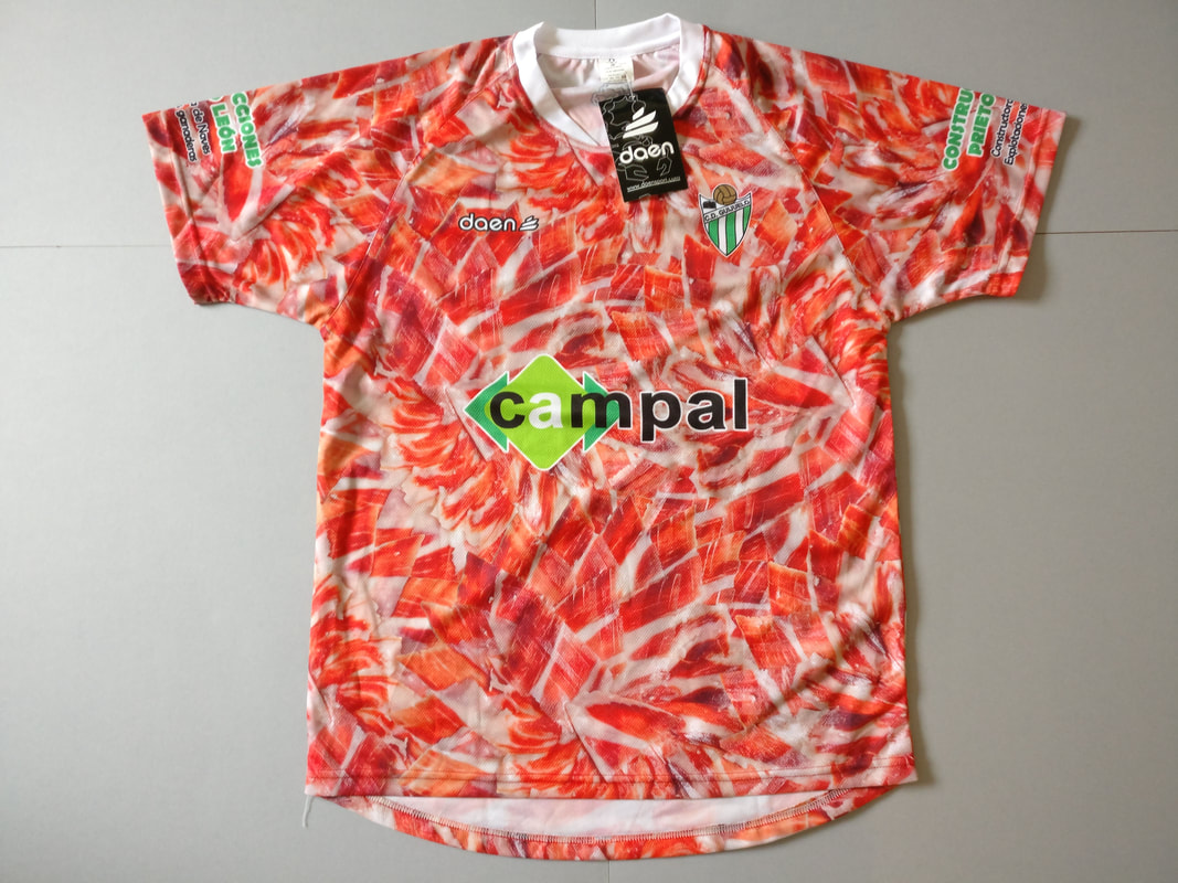CD Guijuelo Home 2015/2016 Football Shirt Manufactured By Daen. The Club Plays Football In Spain.