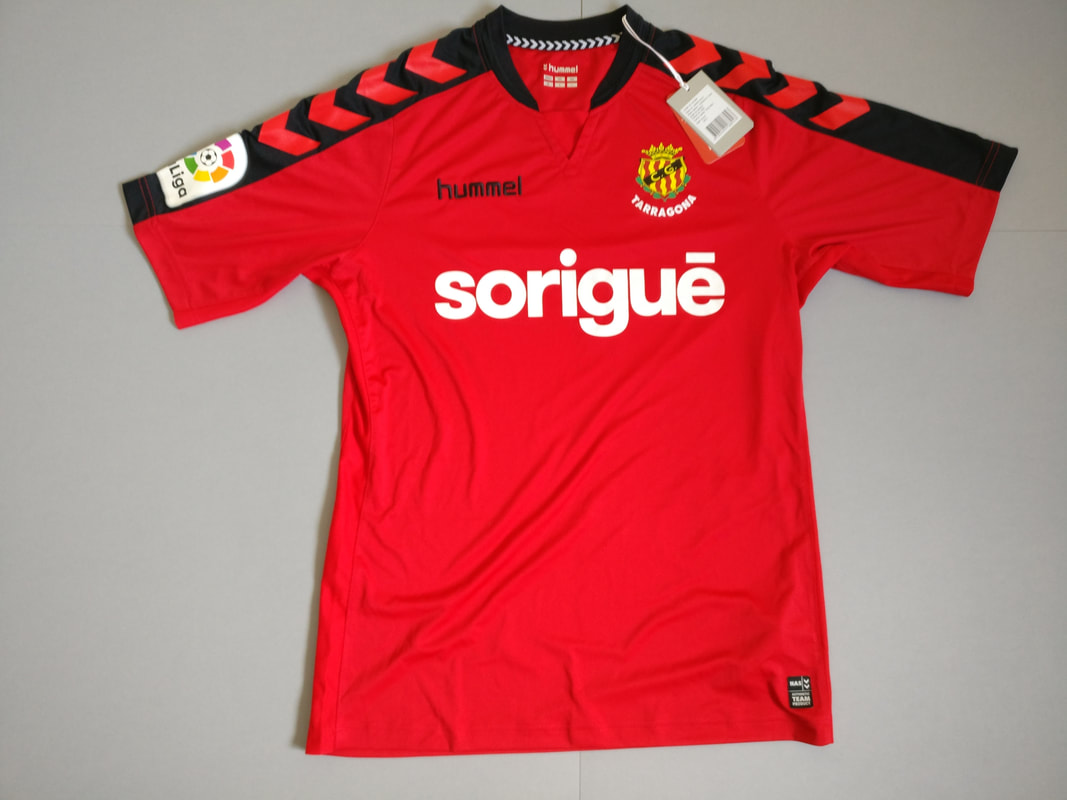 Gimnàstic de Tarragona Home 2016/2017 Football Shirt Manufactured By Hummel. The Club Plays Football In Spain.