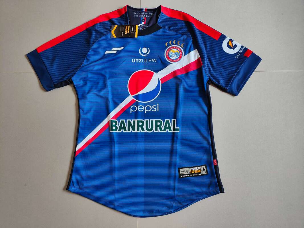 Club Xelajú MC Third 2017 Football Shirt Manufactured By Silver Sport. The Club Plays Football In Guatemala.
