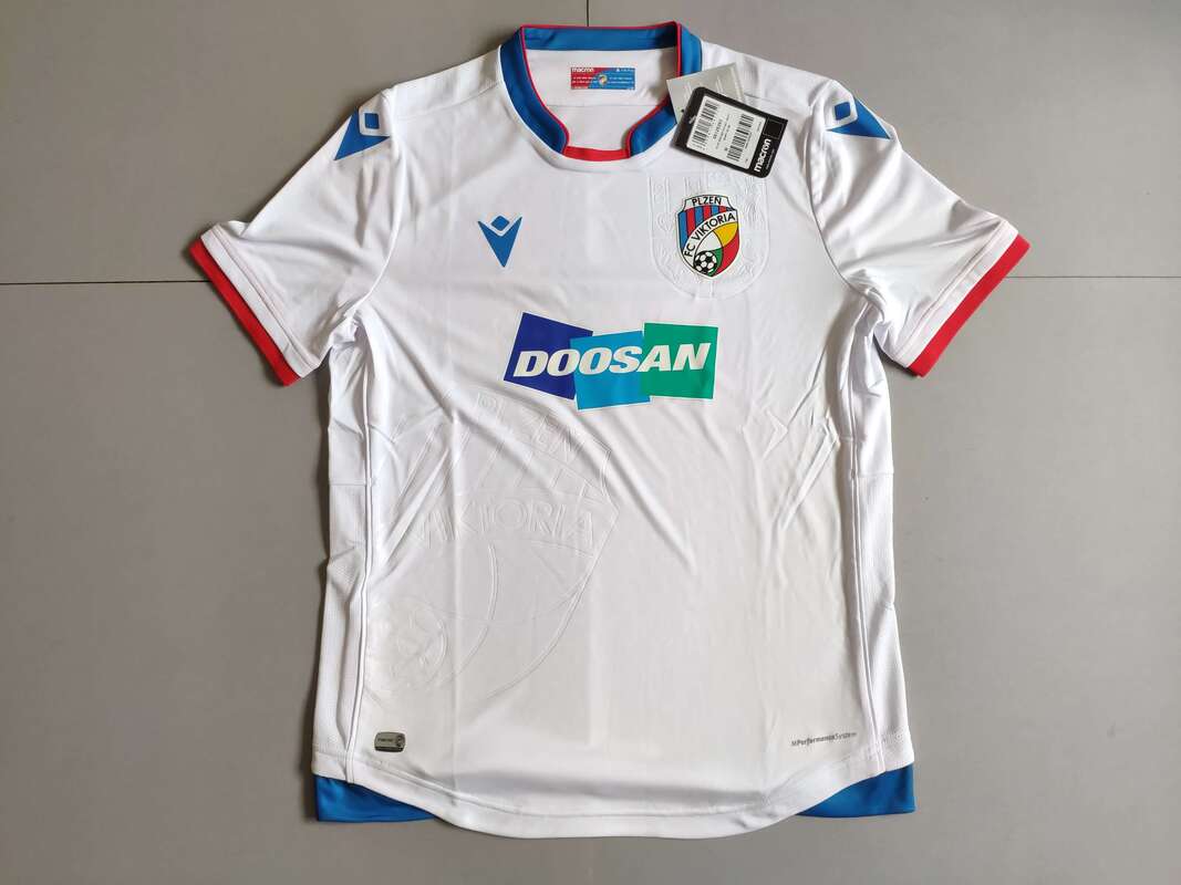 FC Viktoria Plzeň Away 2020/2021 Football Shirt Manufactured By Macro. The Club Plays Football In Czechia.