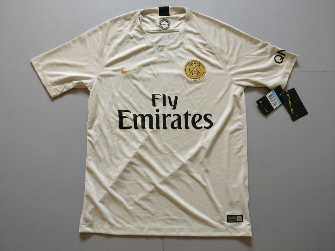 Paris Saint-Germain F.C. Away 2018/2019 Football Shirt Manufactured By Nike. The Club Plays Football In France.