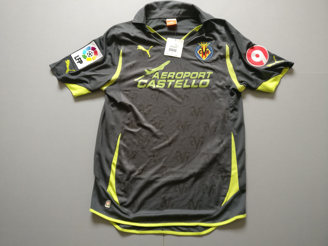 Villarreal CF Away 2010/2011 Football Shirt Manufactured By Puma. The Club Plays Football In Spain.