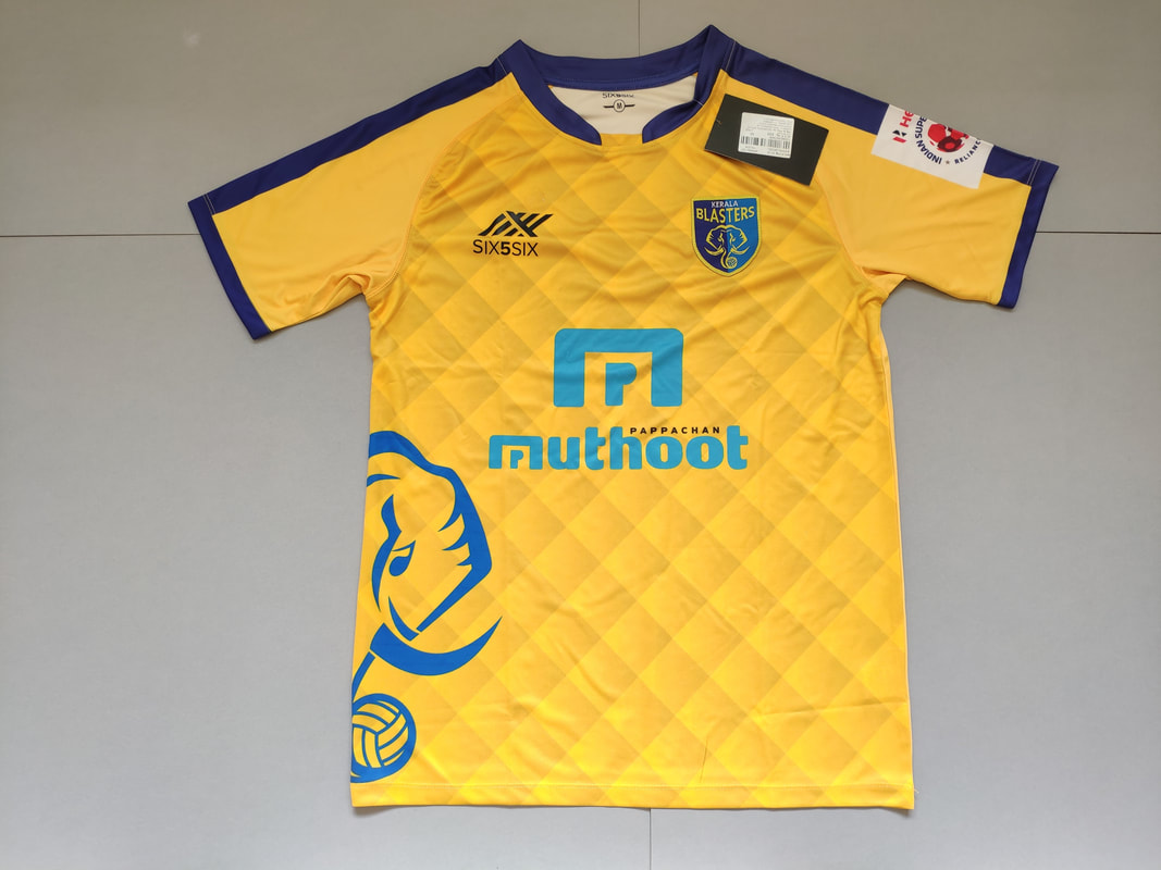 Deportivo Kerala Blasters FC Home 2018/2019 Football Shirt Manufactured By Six5Six. The team plays football in India.