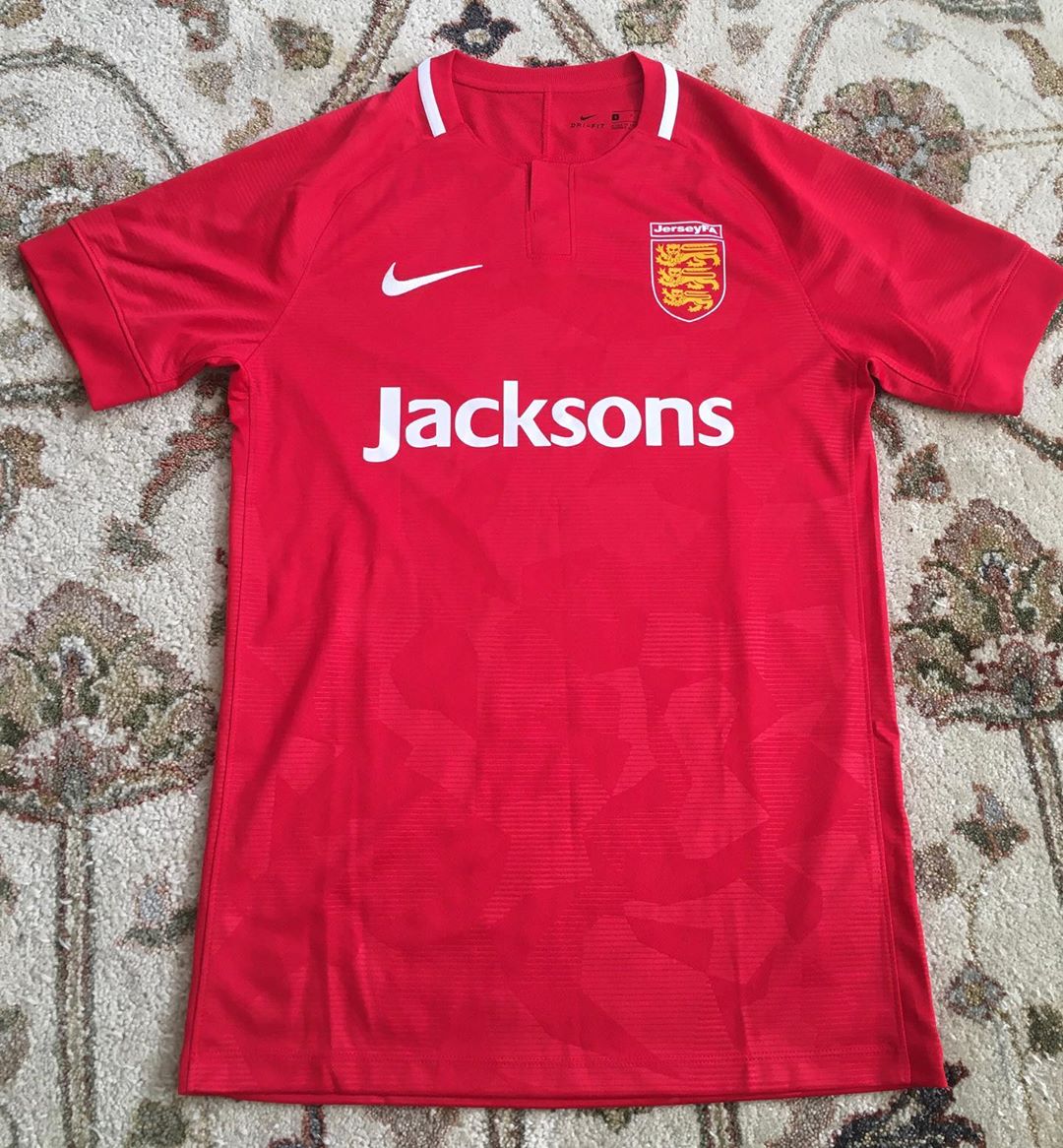 Jersey Home 2019/2020 Football Shirt. Cub Football Shirts.