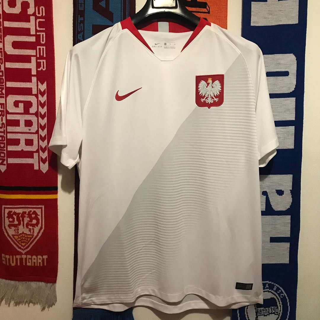 Poland Home 2018 Football Shirt