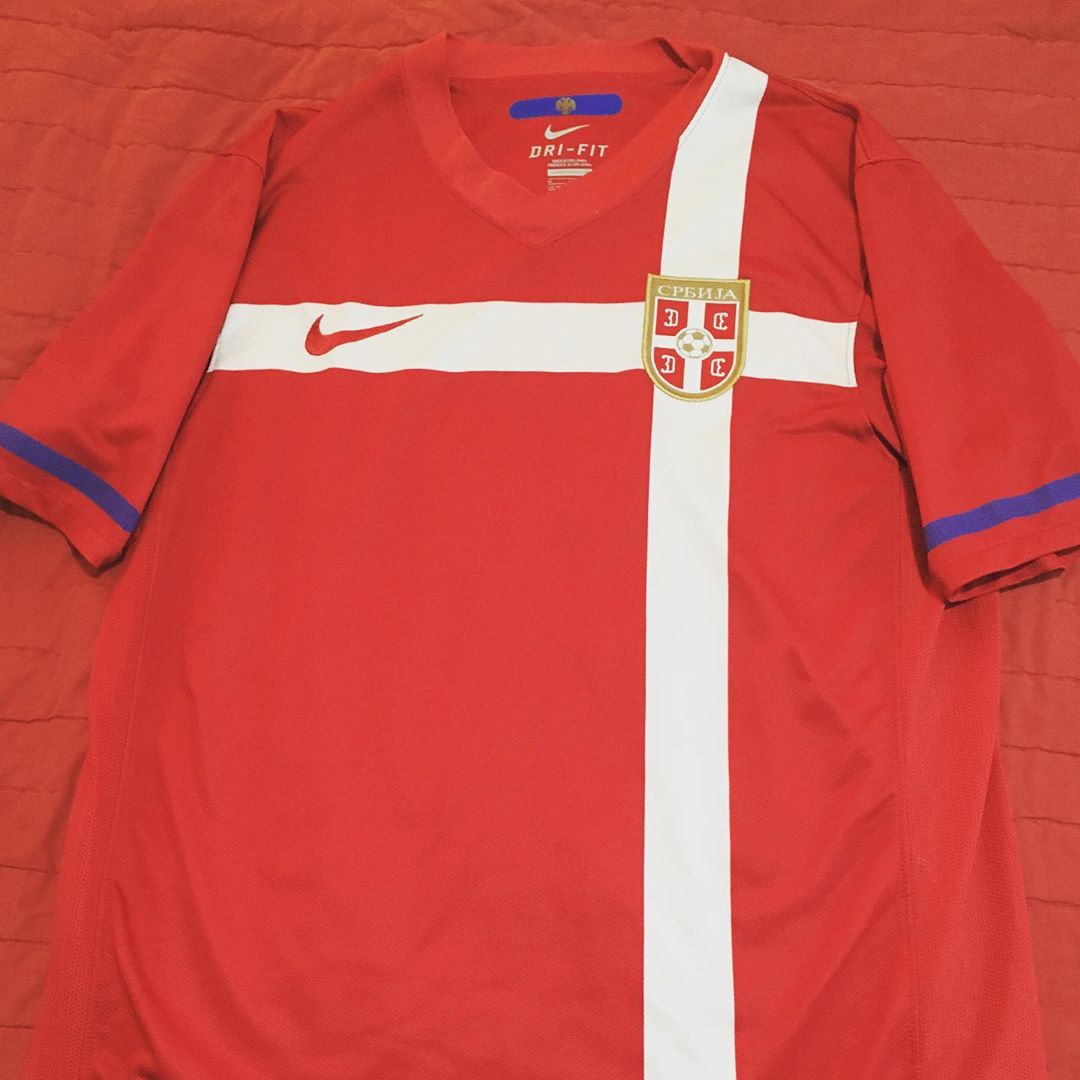 Serbia Home 2010/2011 Football Shirt