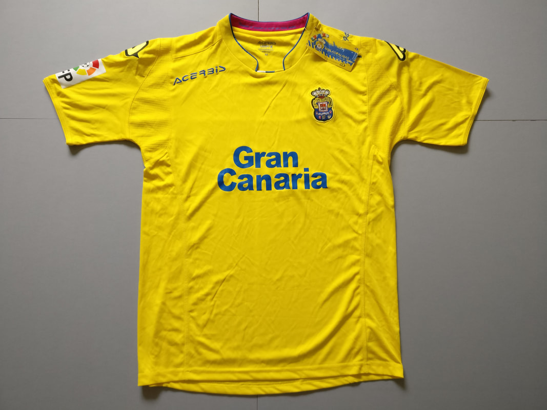 UD Las Palmas Home 2015/2016 Football Shirt Manufactured By Acerbis. The Club Plays Football In Spain.